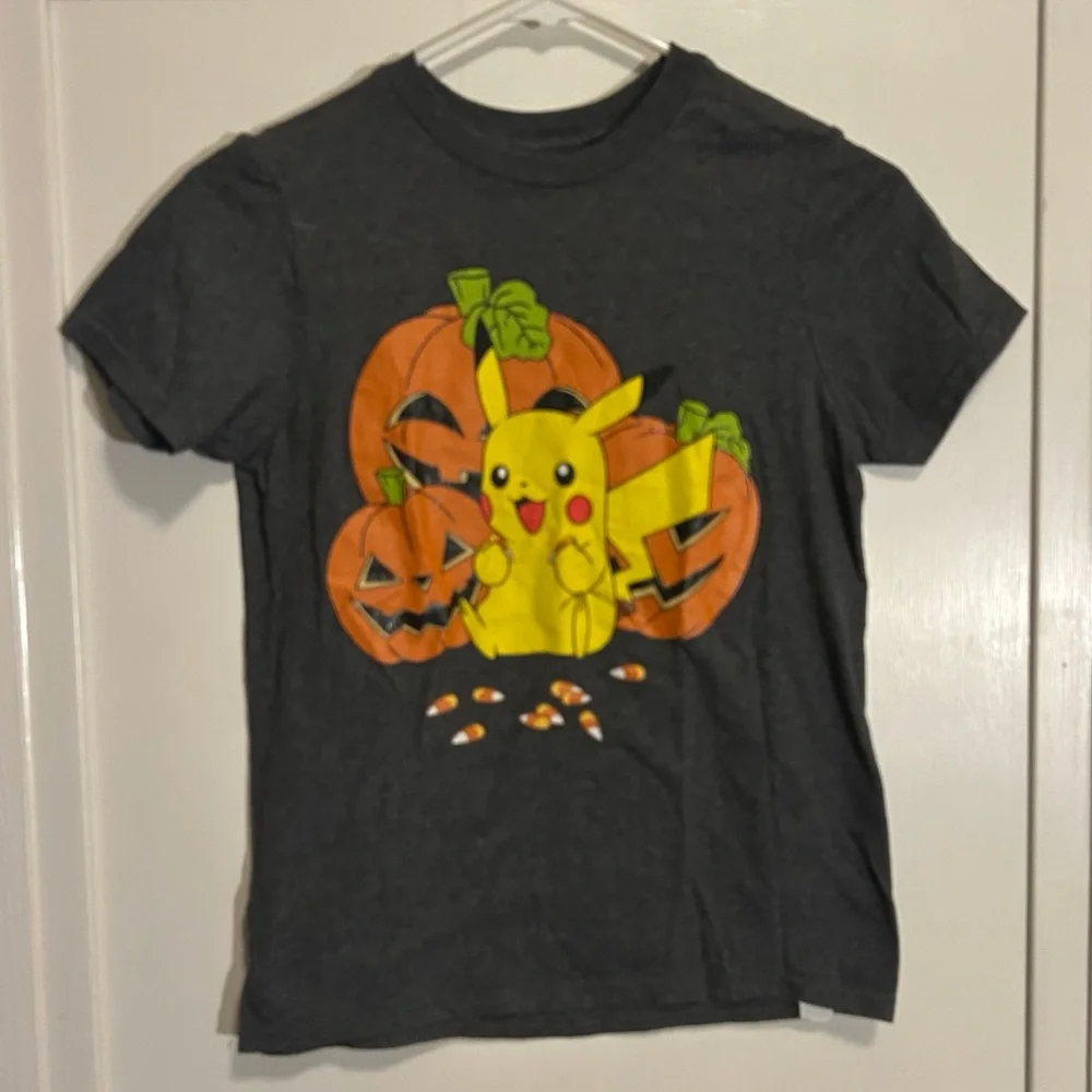Pokemon Shirt Youth Size Medium Gray Pikachu Halloween Pumpkins Candy Corn